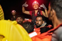 The EMERGENCY SAR Life Support vessel rescues 37 shipwrecked people in international waters in the Maltese SAR zone. Cultural mediator Mariam Bouteraa speaks to survivors.